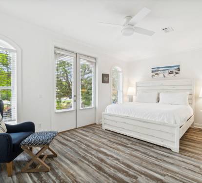1st Floor Guest Room - King