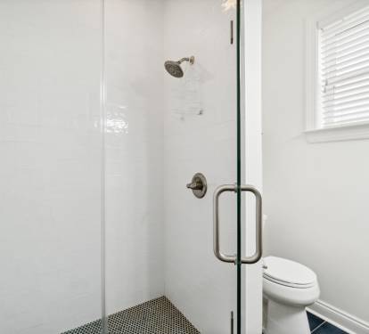 1st Floor - Shared Bathroom