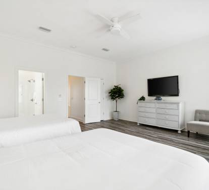 2nd Floor Guest Bedroom - Two Queens