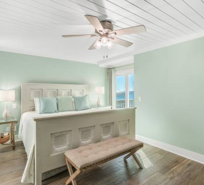 Primary Suite - King Size Bed