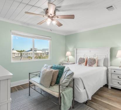 Guest Bedroom - Queen Size Bed
