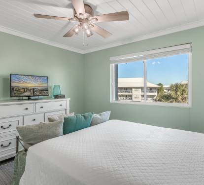 Guest Bedroom - Queen Size Bed