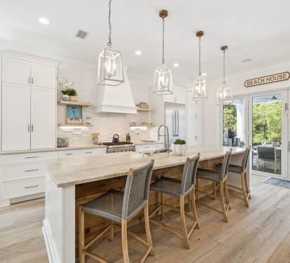 Spacious & Well Appointed Chef's Kitchen