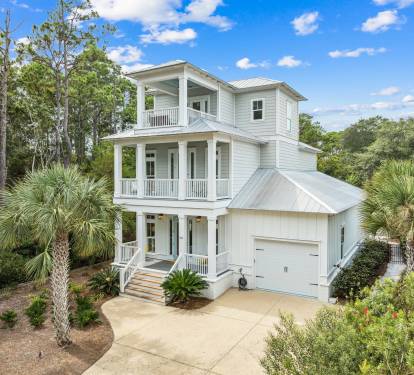 'NamaStay' - Nestled in the Heart of Seacrest West