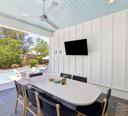 Enjoy Al Fresco Dining for 7 + Flat-Screen TV