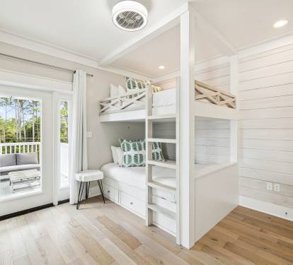 3rd Floor Bunk Room - Queen Over Queen Bunk