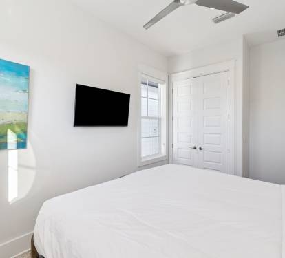 King Guest Suite - Equipped with a Flat-Screen TV