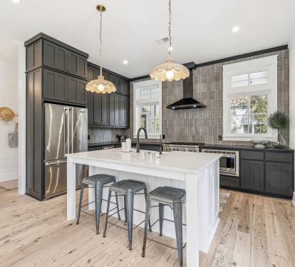 Fully Equipped Gourmet Chef's Kitchen