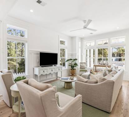 Bright & Airy Living Area with Ample Seating
