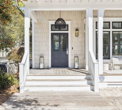 Inviting Front Porch - Perfect for Morning Coffee