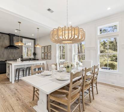 Dining Area with Seating for 7 - Perfect for Gourmet Dinners