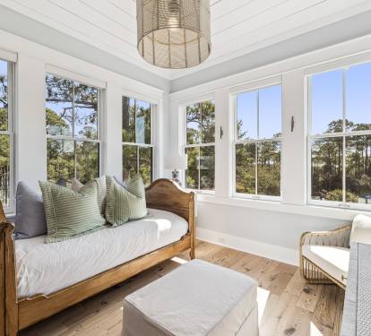 3rd Floor Living Space - Equipped with a Twin Daybed
