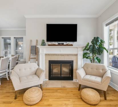 Cozy Up & Enjoy a Movie Night with Friends & Family!