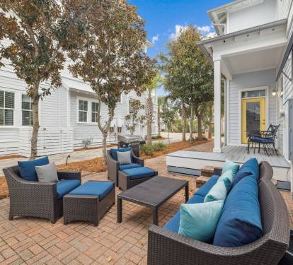 Spacious Patio & Gas Grill!