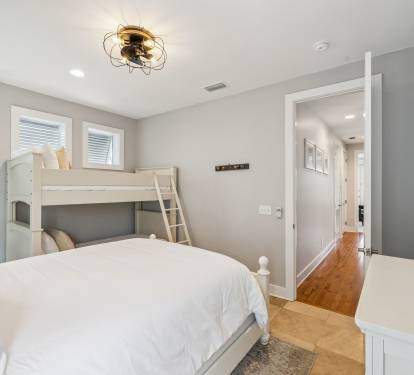 Queen Guest Suite - Twin over Twin Bunk + Flat-Screen TV