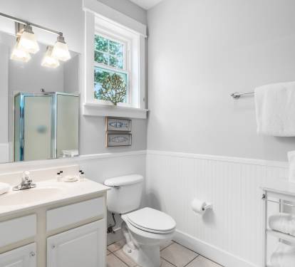 Bunk Room Shared Bathroom