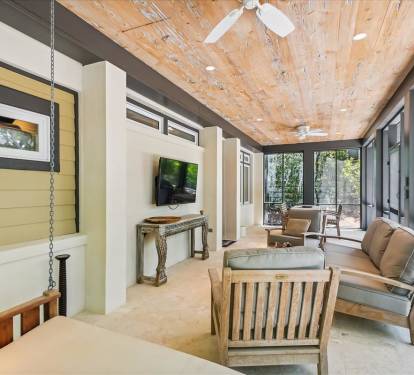 Screened in Back Porch