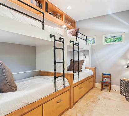 1st Floor - Bunk Room - 4 Twins