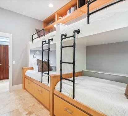 1st Floor - Bunk Room - 4 Twins