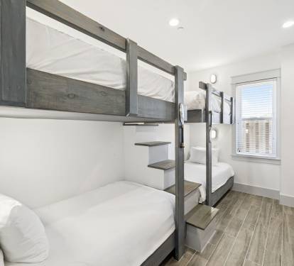 1st Floor Bunk Room - 2 Twin Bunks