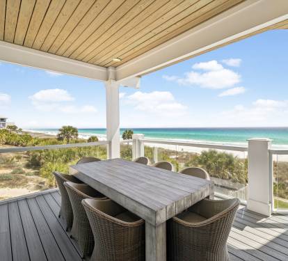 Enjoy Gulf-Front Al Fresco Dining for 8 On the Balcony
