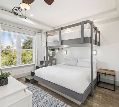 2nd Floor Bunk Room - Queen Over King Bunk + Flat-Screen TV