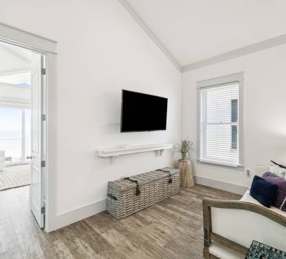 3rd Floor Sitting Area - Offering a Flat-Screen TV