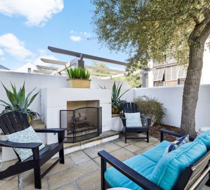Private Courtyard - Perfect for Gathering