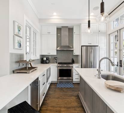 Chef's Kitchen - Equipped with Stainless Steel Appliances