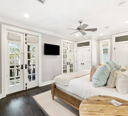 Primary King Suite - Private Balcony + Flat-Screen TV