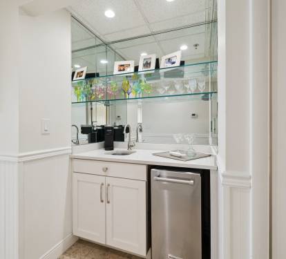 Wet Bar with Keurig & Ice Maker!
