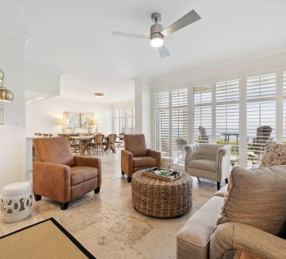 Well Appointed Living Area - Perfect for Gathering