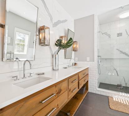 Primary King En-Suite - Dual Vanities