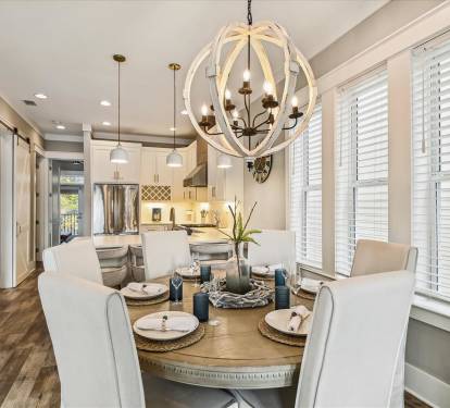 Dining Area - Seating for 6!