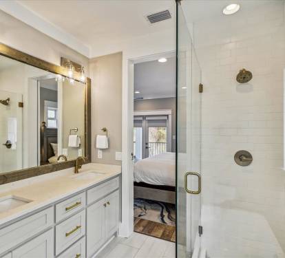 2nd Floor- Primary King En-Suite