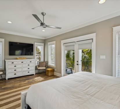 King Guest Suite - Private Balcony Access