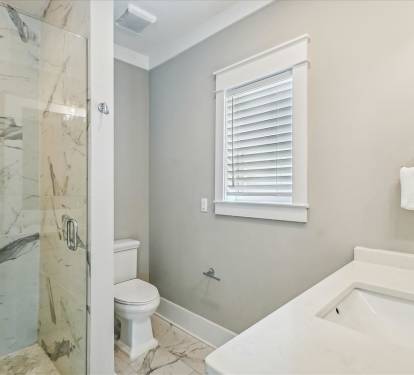 King Guest En-Suite - Walk-In Shower