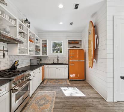 Your Dream Kitchen Awaits - Perfect for Cooking Gourmet!