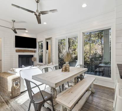 Dining Area with Seating for 6