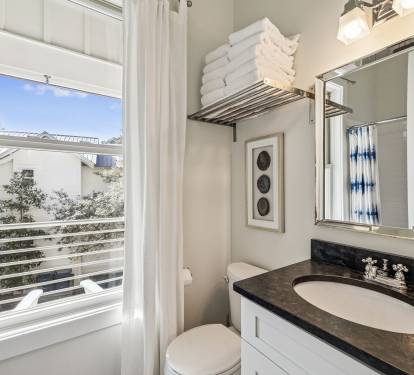 2nd Floor - Shared Guest Bathroom