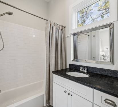 King Guest En-Suite - Single Vanity + Shower/Tub Combo