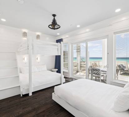 1st Floor Rear Bunk Room - Queen Bunk, Queen Bed & Pool Deck Access