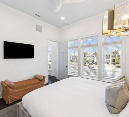King Guest Suite - Equipped with a Flat-Screen TV