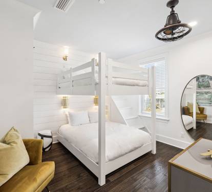3rd Floor Bunk Room - Queen Bunk + Flat-Screen TV