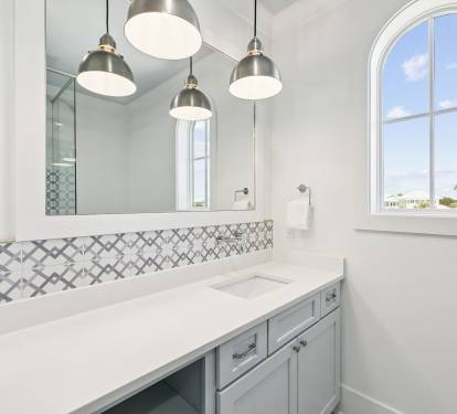 Bunk Room En-Suite - Single Vanity