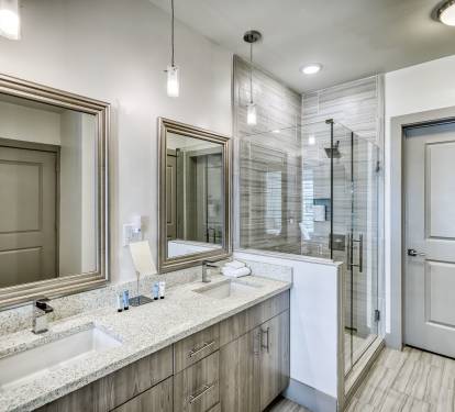 Primary King En-Suite - Dual Vanities & Walk-In Shower
