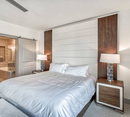 King Guest Suite - Private En-Suite Access