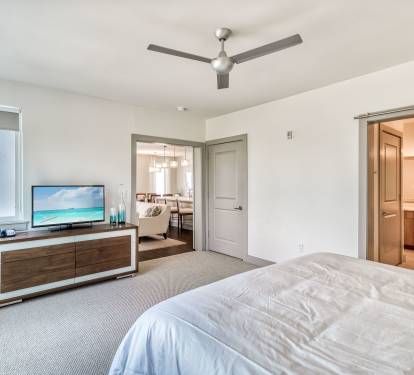 King Guest Suite - Equipped with a Flat-Screen TV