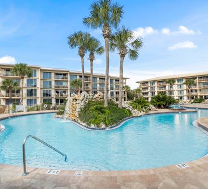 Beautiful Resort Style Pool