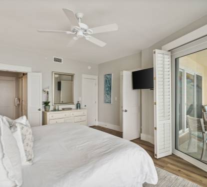 Gulf Front Primary Suite - King Size Bed